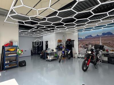 Local d'activité / Entrepôt - 93 m² - 2 pièces