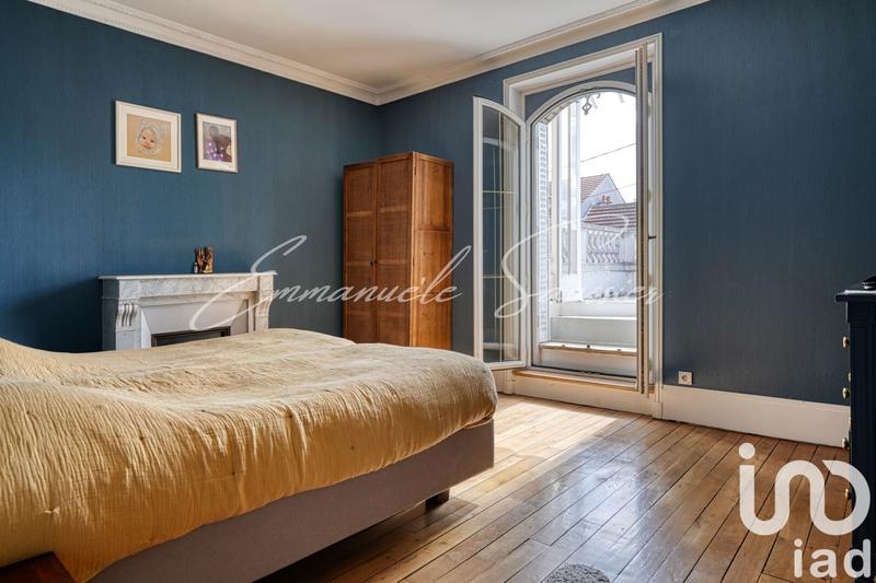 Maison - 223 m² - 10 pièces