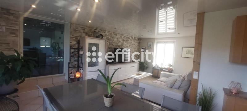 Maison - 213 m² - 9 pièces