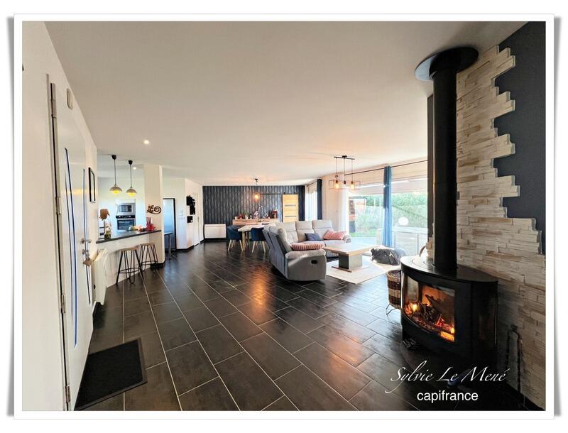 Maison - 205 m² - 8 pièces