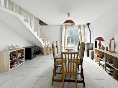 Maison - 101 m² - 7 pièces