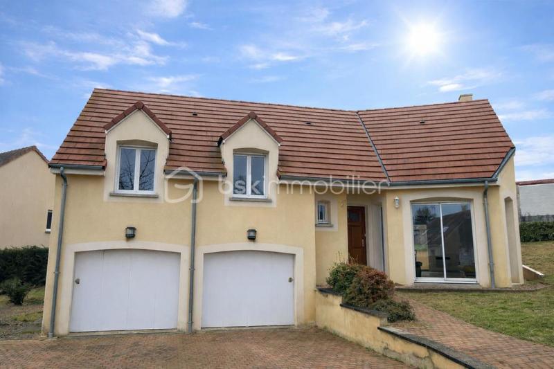 Maison - 92 m² - 5 pièces