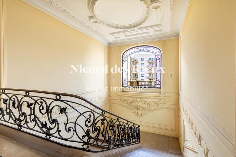 Villa - 615 m² - 20 pièces