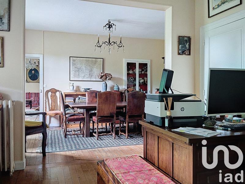 Maison - 241 m² - 10 pièces