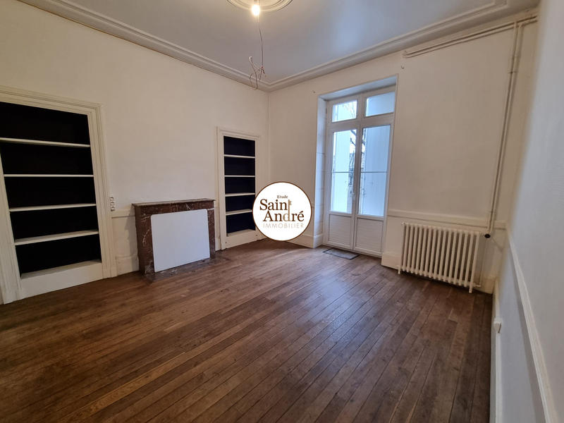 Maison - 200 m² - 8 pièces