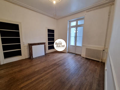 Maison - 200 m² - 8 pièces