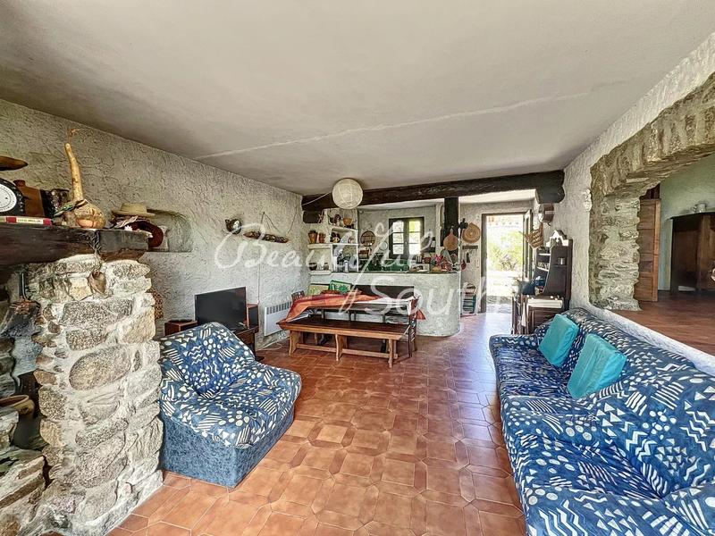 Maison - 200 m² - 7 pièces