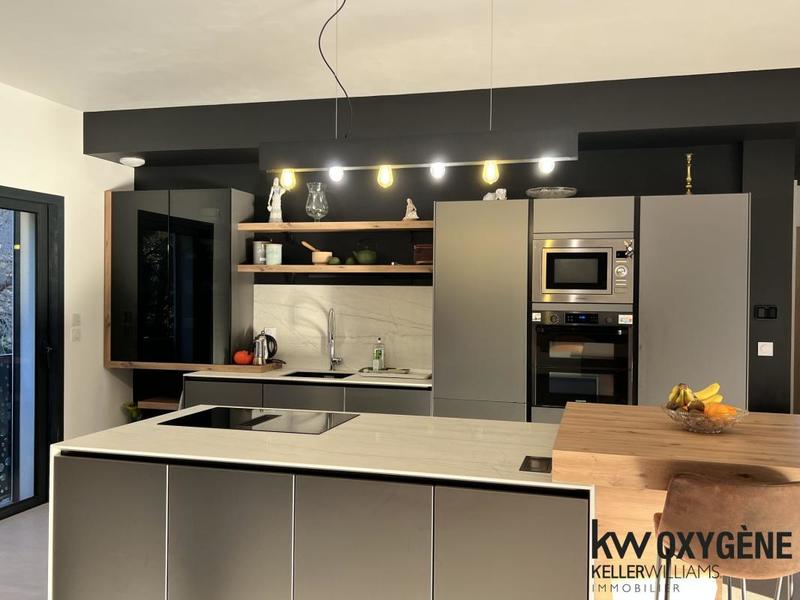 Maison - 138 m² - 4 pièces