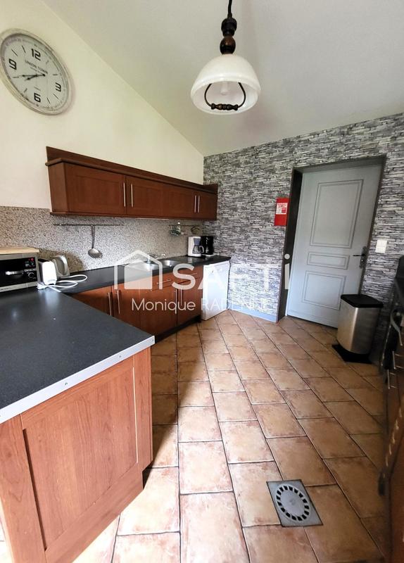 Maison - 280 m² - 9 pièces