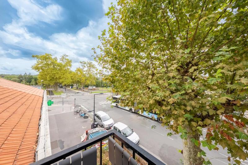 Appartement - 80 m² - 5 pièces