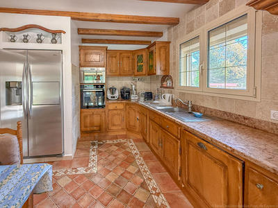 Maison - 220 m² - 8 pièces