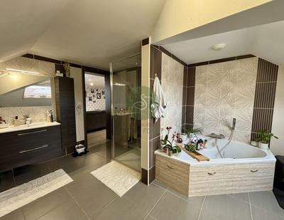 Appartement - 74 m² - 2 pièces