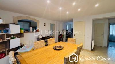 Propriété - 133 m² - 6 pièces