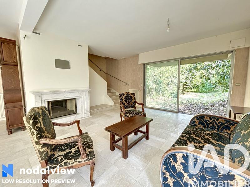 Maison de maîtres - 315 m² - 9 pièces