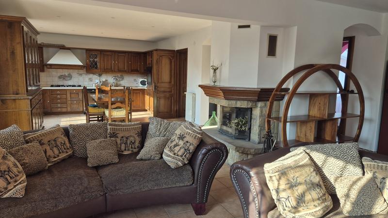 Maison - 140 m² - 5 pièces