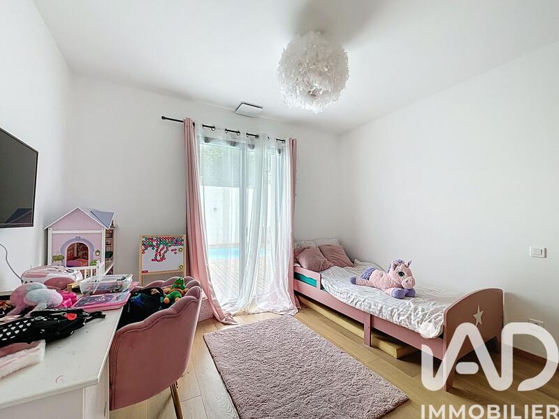 Maison - 211 m² - 6 pièces