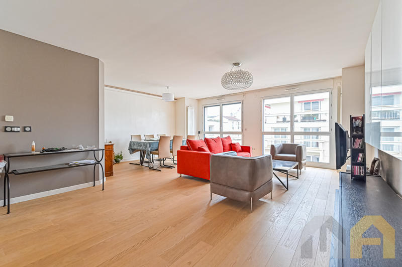 Appartement - 94 m² - 4 pièces