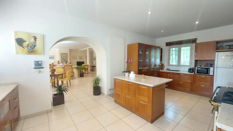 Villa - 285 m² - 6 pièces