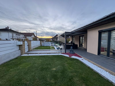 Maison - 85 m² - 5 pièces