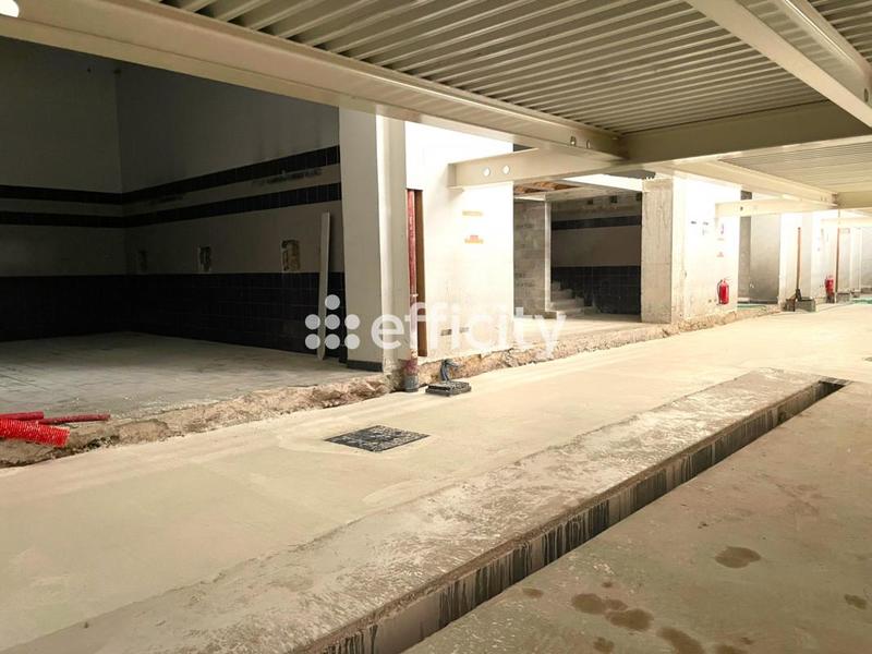 Bureau - 2 000 m² - 6 pièces