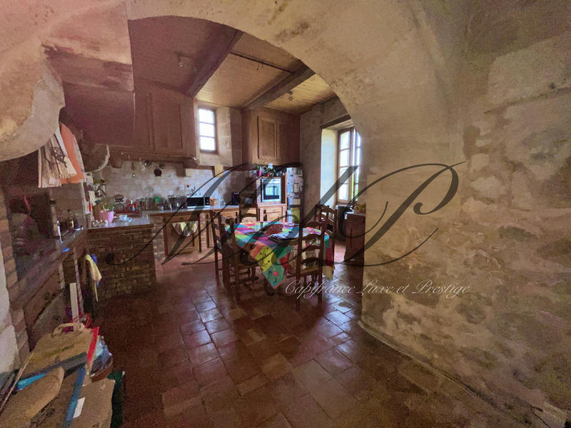 Maison - 338 m² - 10 pièces