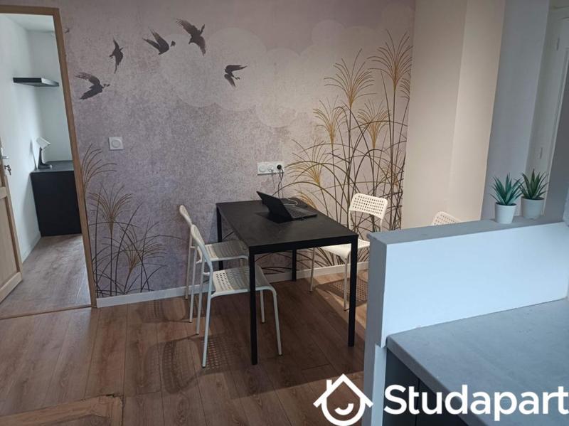 Chambre - 10 m² - 1 pièce