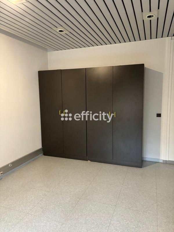 Bureau - 156 m² - 8 pièces