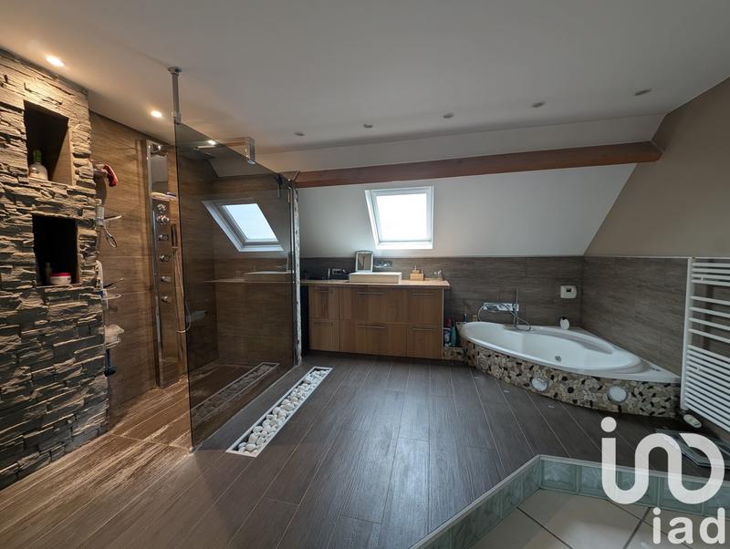 Maison - 185 m² - 6 pièces