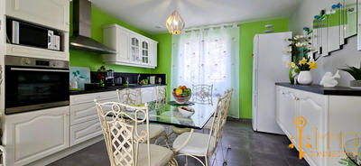 Maison - 180 m² - 5 pièces