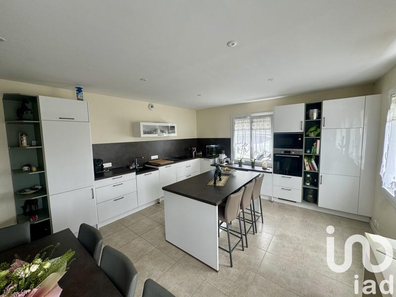 Maison - 225 m² - 8 pièces