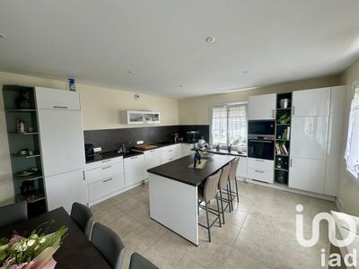 Maison - 225 m² - 8 pièces