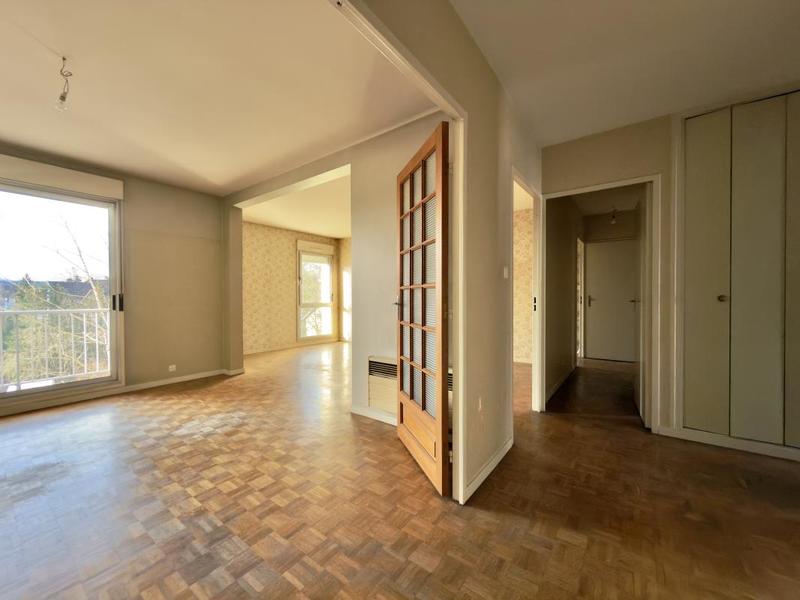 Appartement ancien - 92 m² - 4 pièces