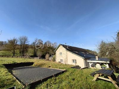 Maison - 185 m² - 8 pièces