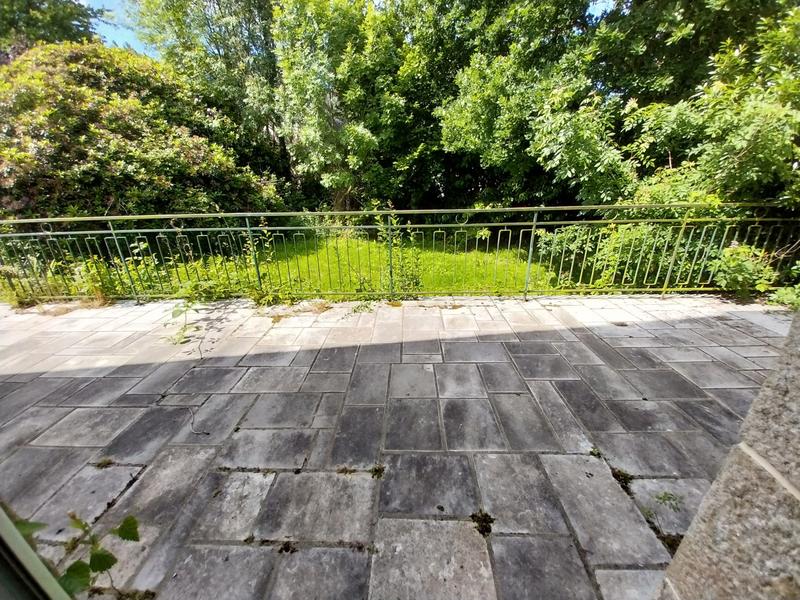 Maison traditionnelle - 197 m² - 9 pièces