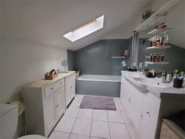 Appartement - 79 m² - 4 pièces