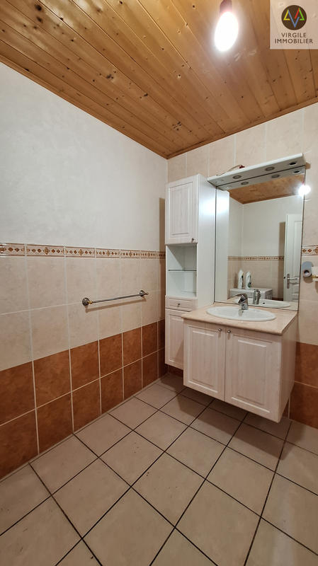 Maison - 477 m² - 18 pièces