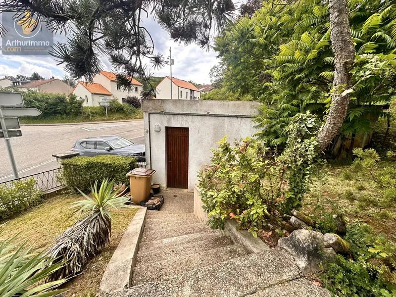 Maison - 300 m² - 8 pièces