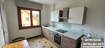 Appartement - 95 m² - 4 pièces