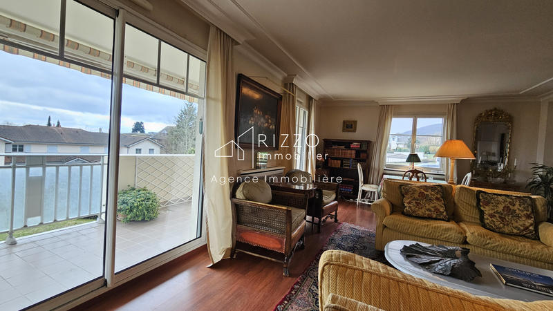 Appartement - 152 m² - 5 pièces