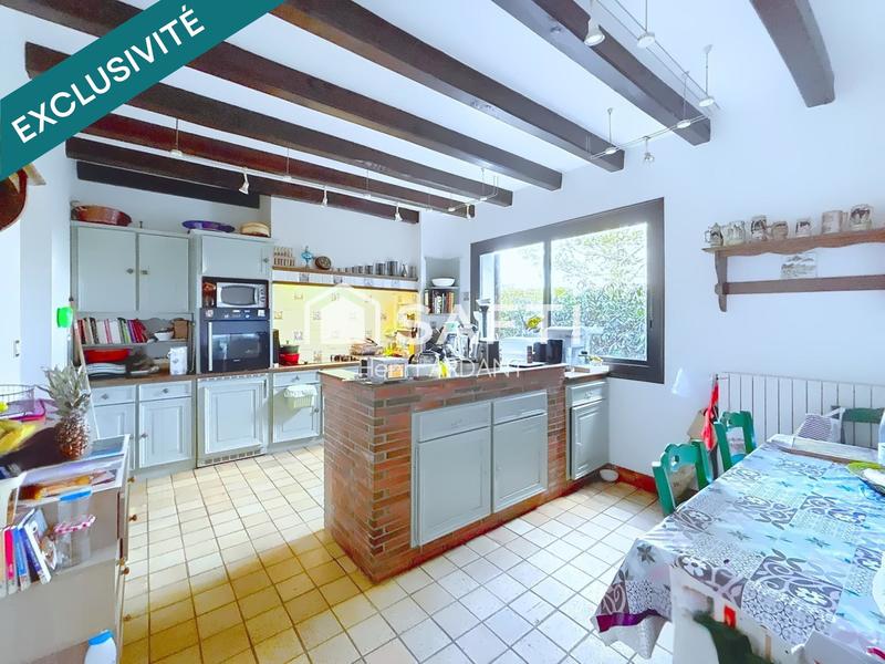 Maison - 230 m² - 7 pièces