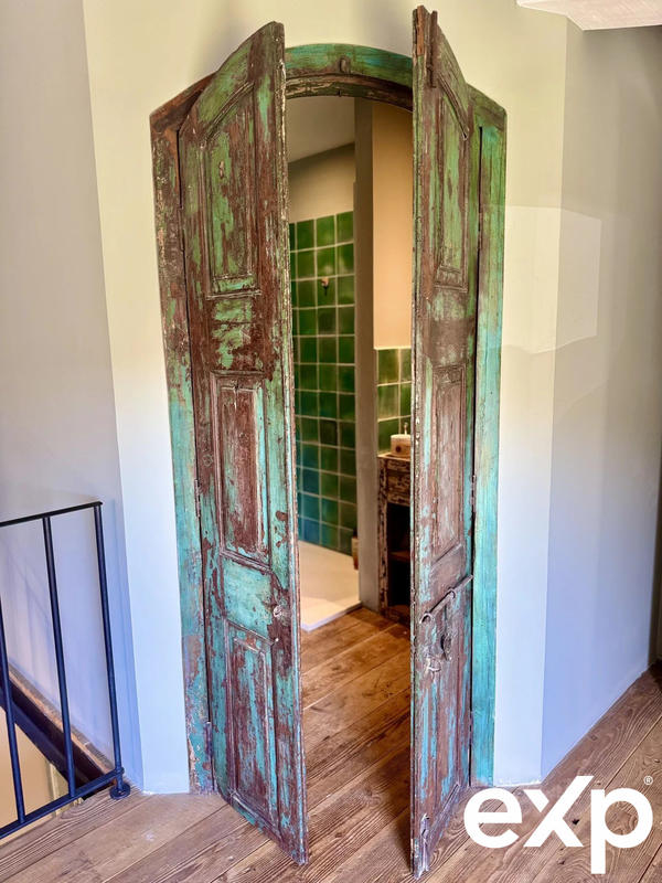 Maison traditionnelle - 252 m² - 7 pièces