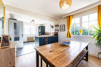 Maison - 195 m² - 9 pièces