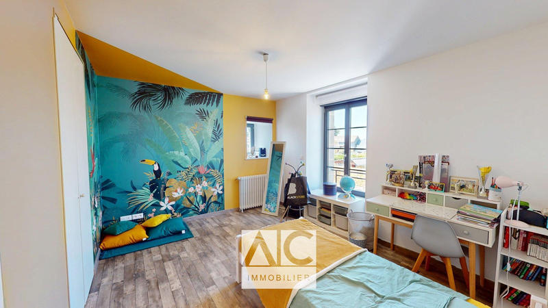 Maison - 225 m² - 11 pièces