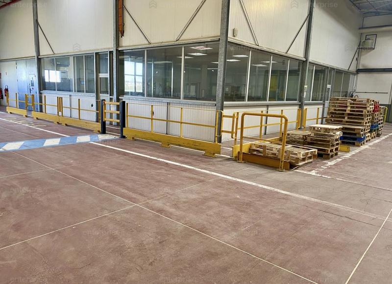 Entrepôt - 10 000 m²