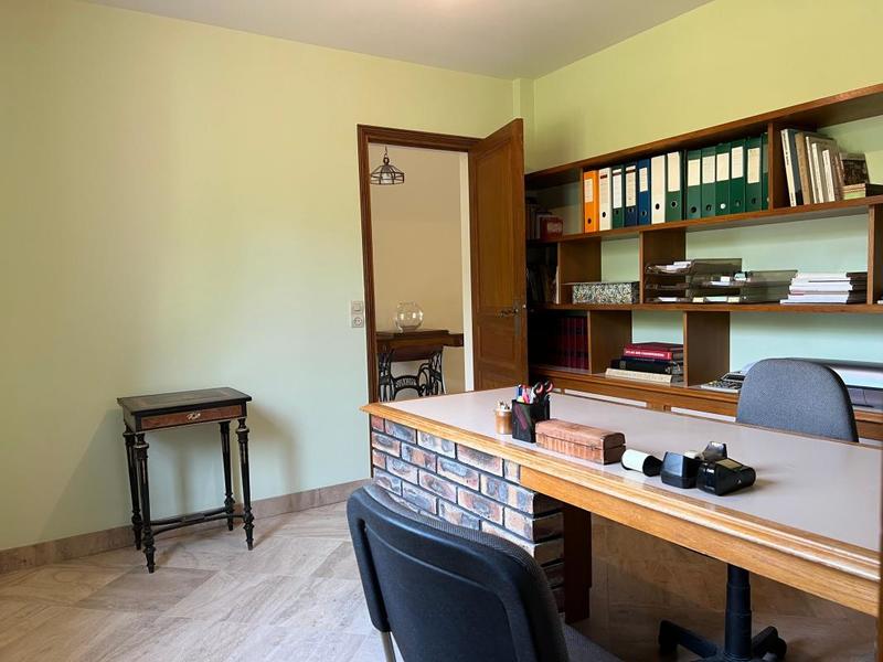 Maison - 233 m² - 7 pièces