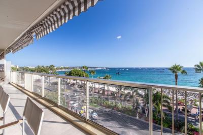 Appartement - 250 m² - 5 pièces