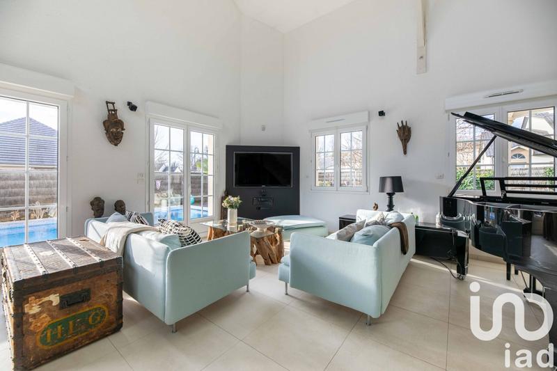 Maison - 210 m² - 7 pièces