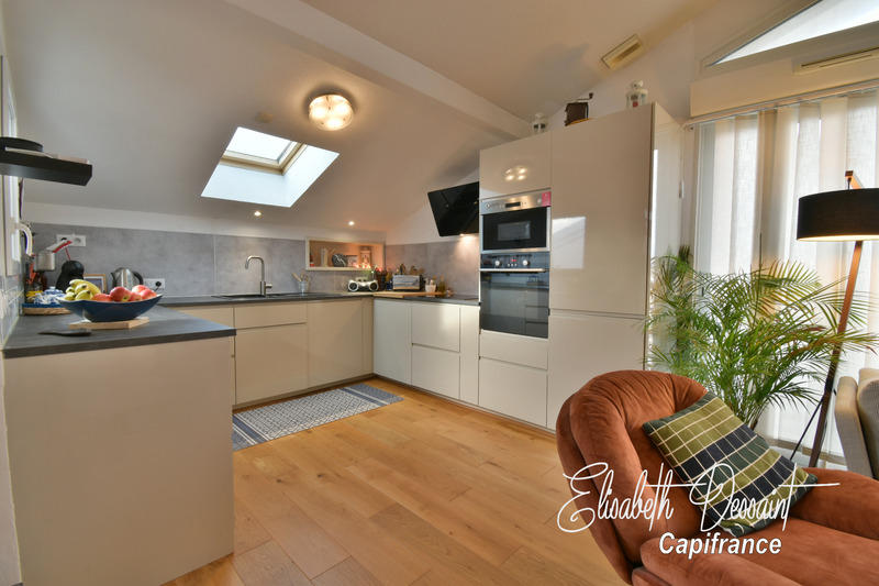 Appartement - 104 m² - 4 pièces