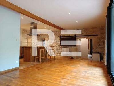 Maison - 196 m² - 8 pièces