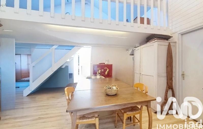 Maison - 210 m² - 7 pièces